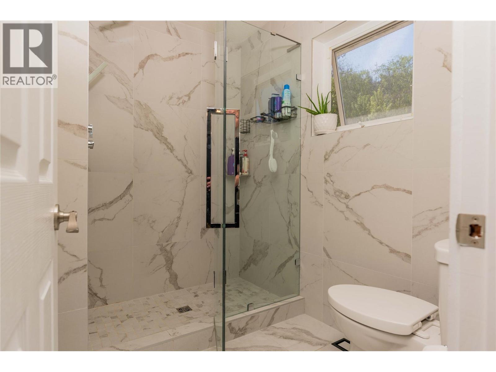 3410 Windsor Place, Castlegar