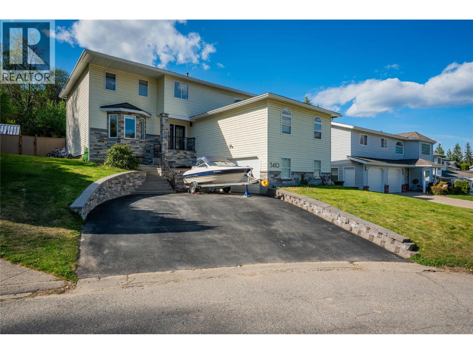 3410 Windsor Place, Castlegar