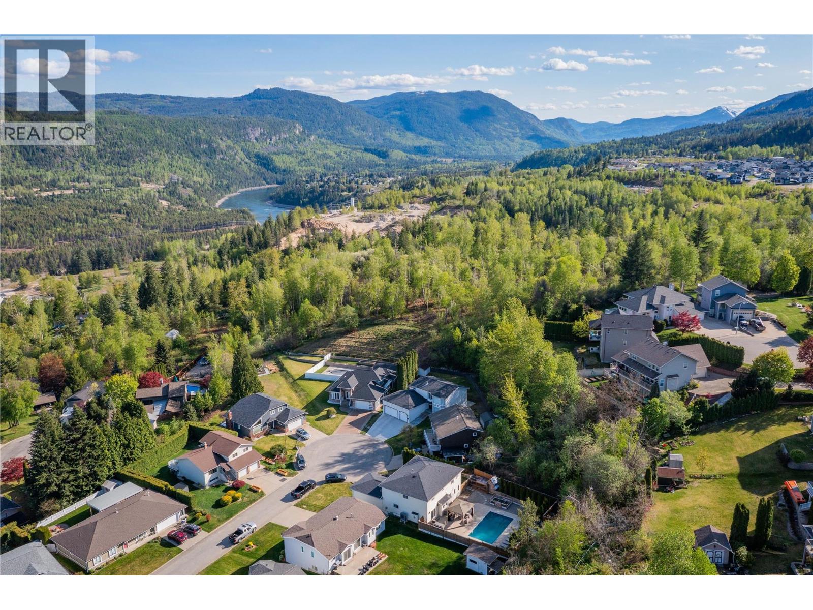 3410 Windsor Place, Castlegar