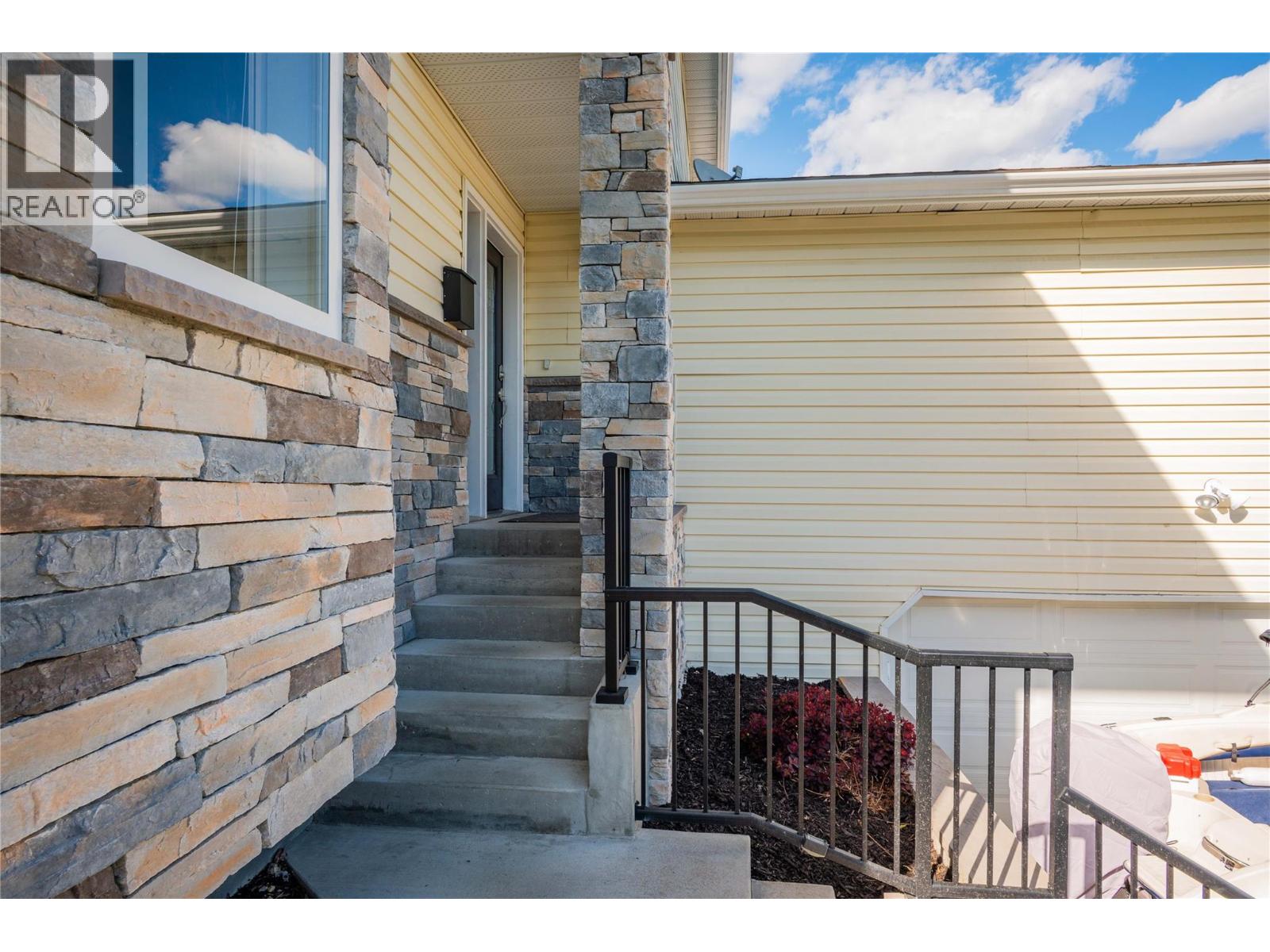 3410 Windsor Place, Castlegar