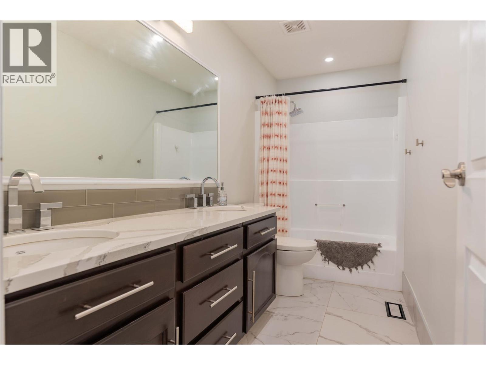 3410 Windsor Place, Castlegar