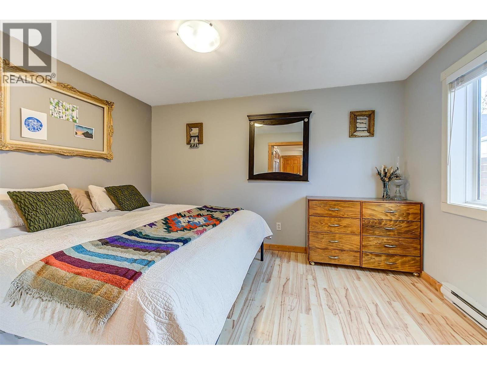  558-560 Cambridge Avenue, Kelowna