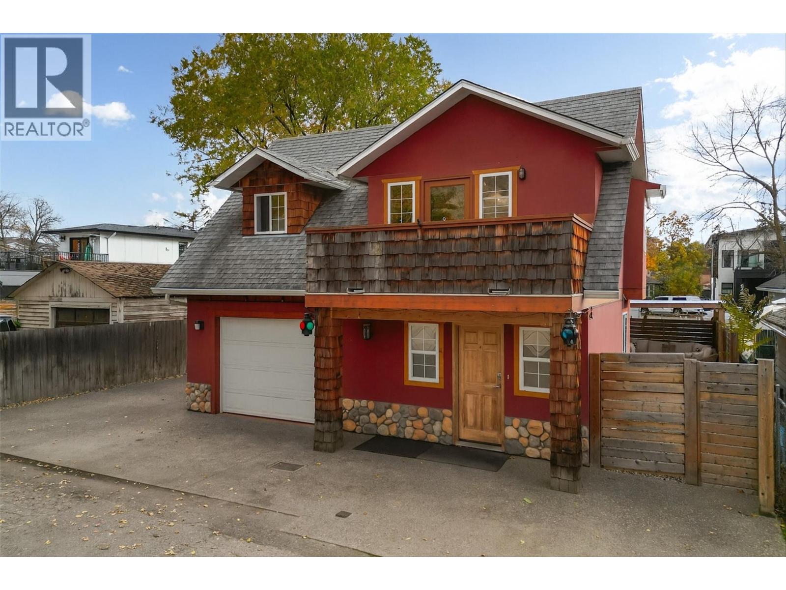  558-560 Cambridge Avenue, Kelowna