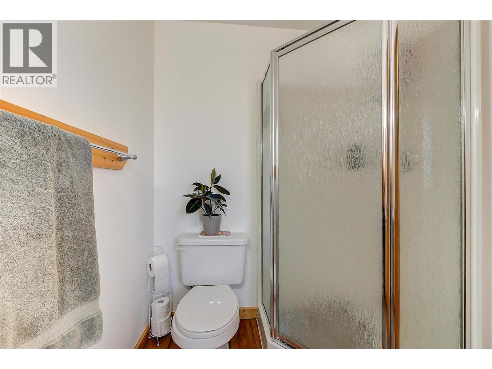  558-560 Cambridge Avenue, Kelowna