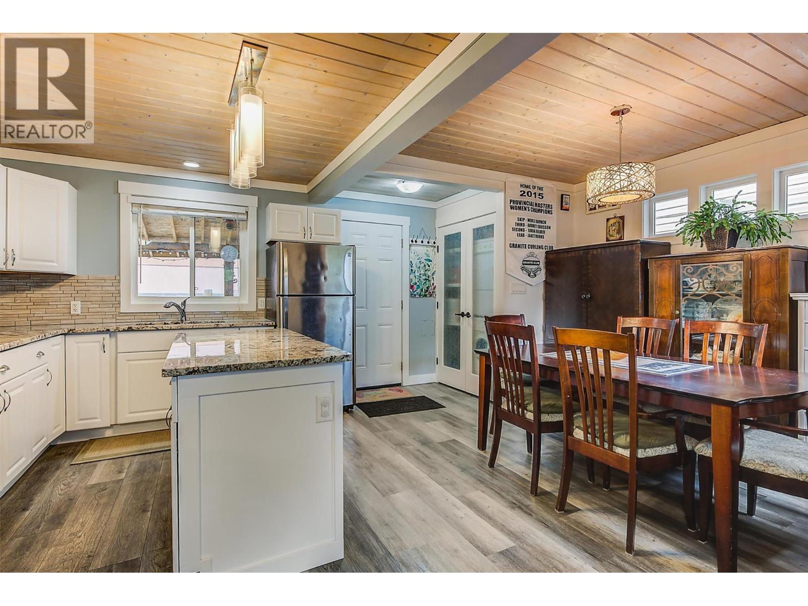  558-560 Cambridge Avenue, Kelowna