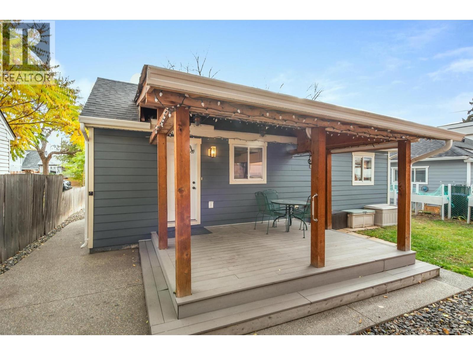  558-560 Cambridge Avenue, Kelowna