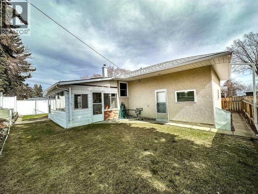 Single Family House Bungalow for Sale in  Holly Street NW Highwood Calgary 