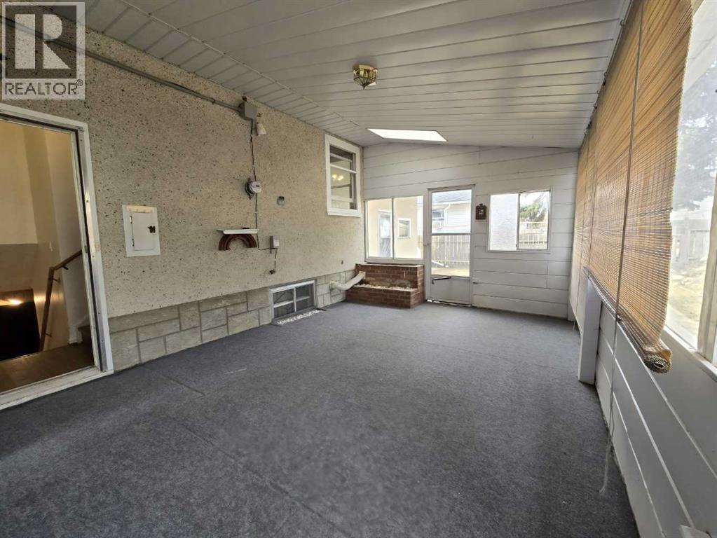 Single Family House Bungalow for Sale in  Holly Street NW Highwood Calgary 