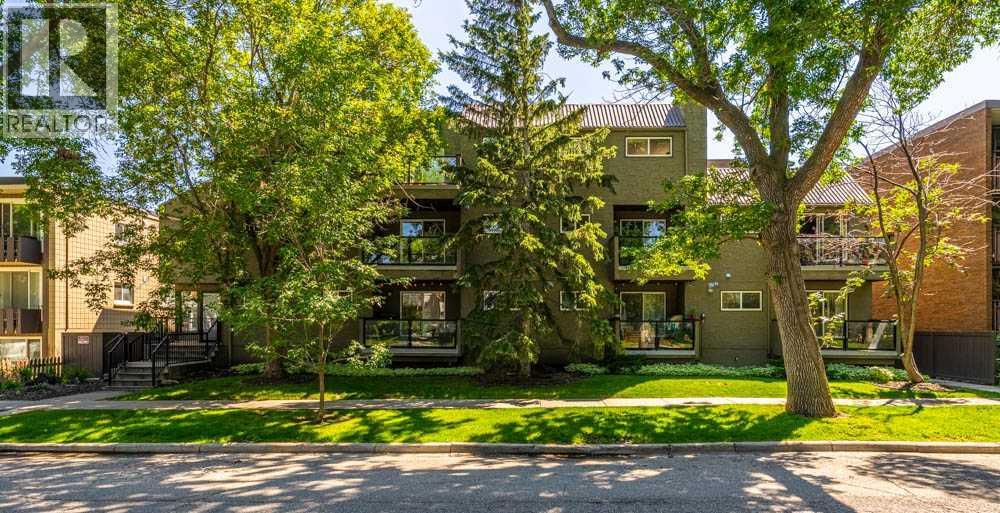 Single Family House for Sale in    Avenue NE Crescent Heights Calgary 