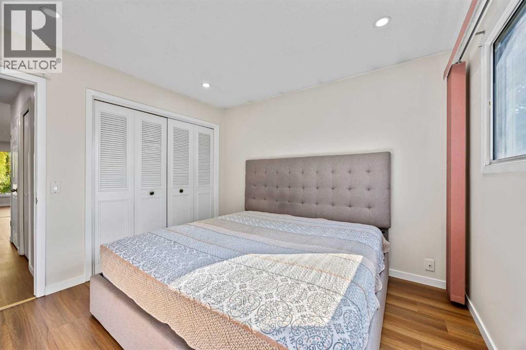 Single Family House Bi-level for Sale in   Avenue NE Pineridge Calgary 