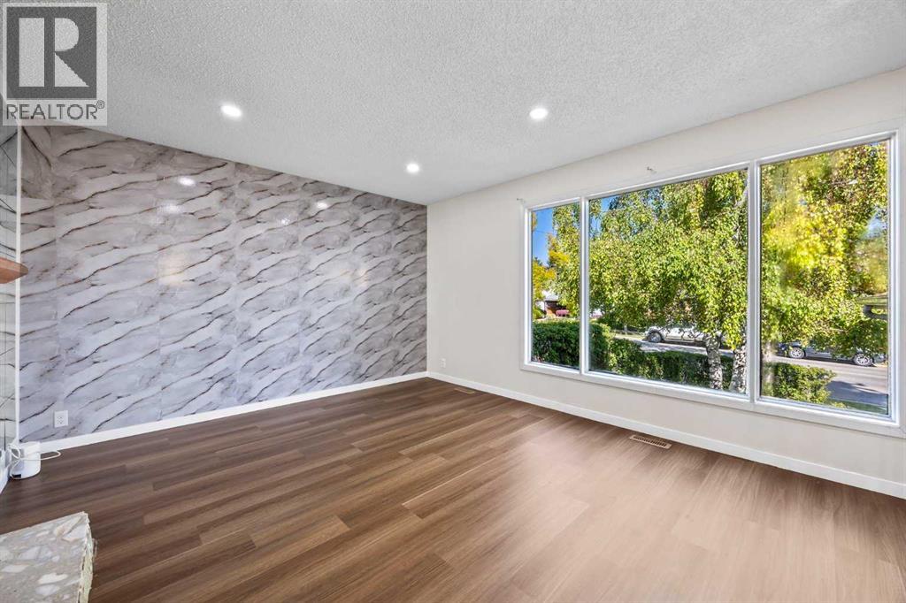 Single Family House Bi-level for Sale in   Avenue NE Pineridge Calgary 