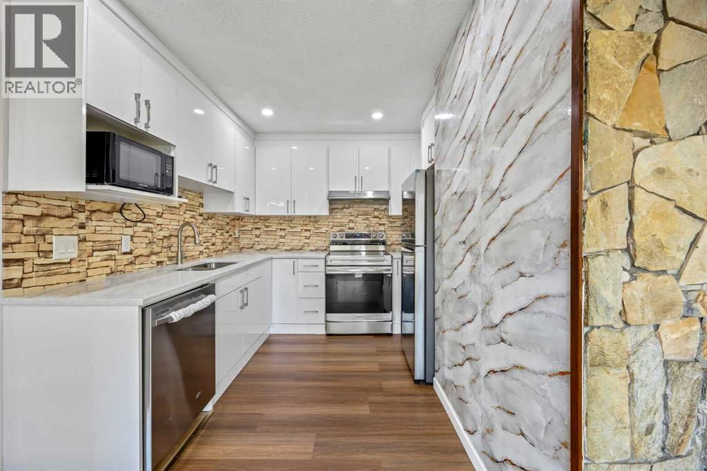 Single Family House Bi-level for Sale in   Avenue NE Pineridge Calgary 