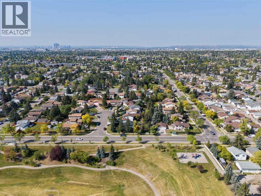 Single Family House Bi-level for Sale in   Avenue NE Pineridge Calgary 