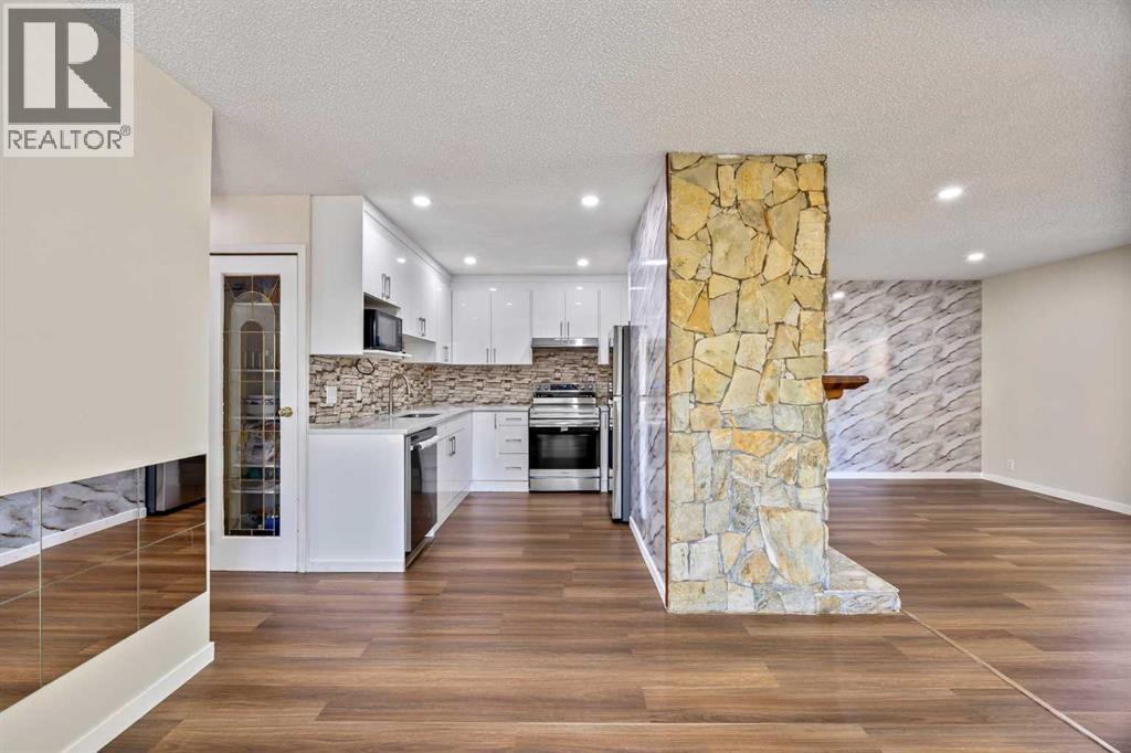 Single Family House Bi-level for Sale in   Avenue NE Pineridge Calgary 