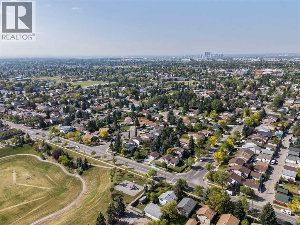 Single Family House Bi-level for Sale in   Avenue NE Pineridge Calgary 