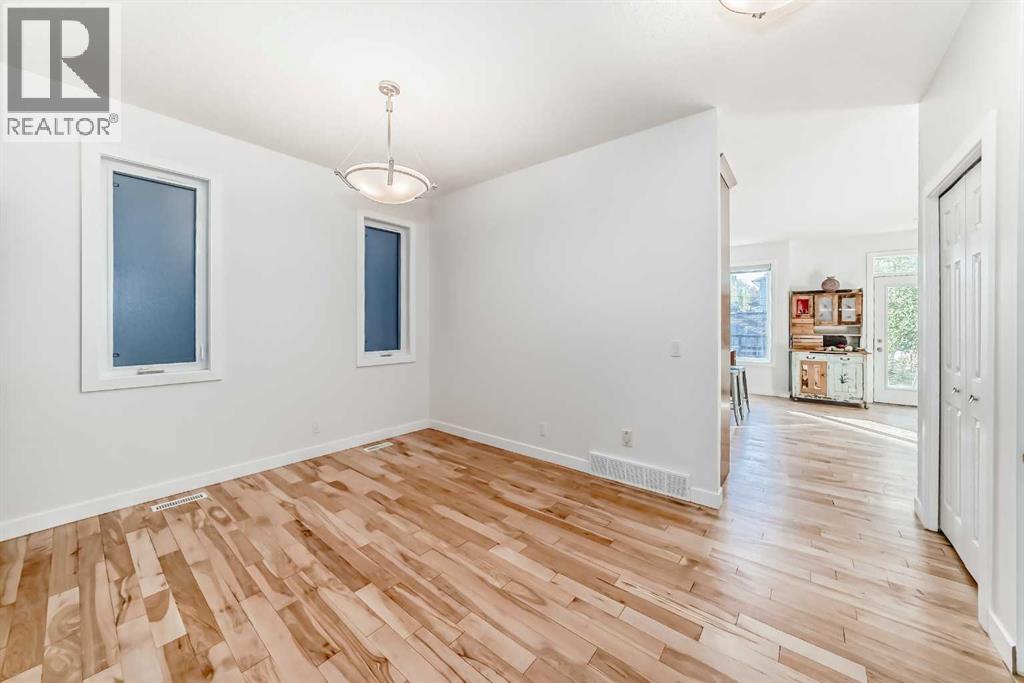 Single Family House for Sale in  Parkhill Street SW Parkhill Calgary 