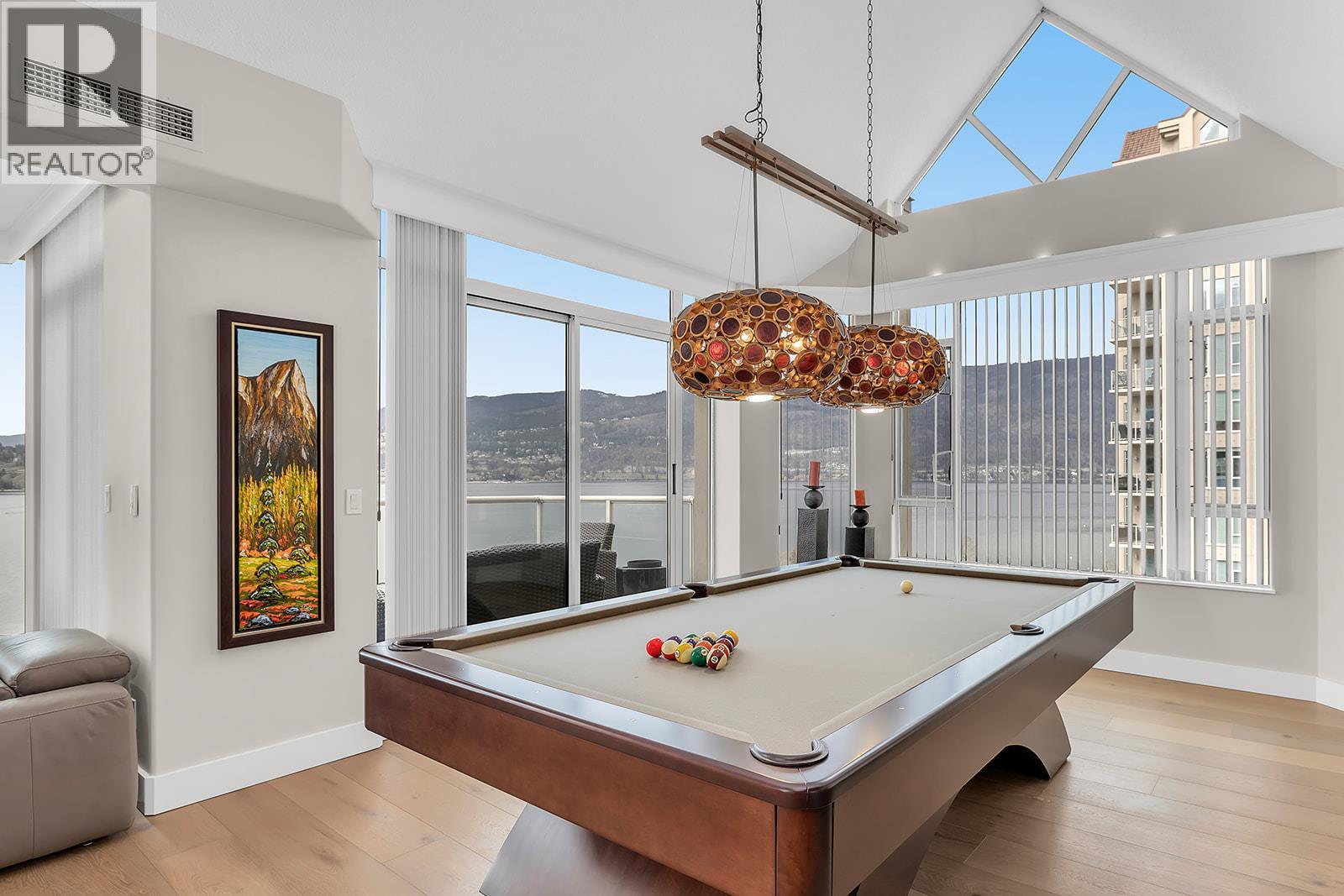 1702 1152 Sunset Drive, Kelowna