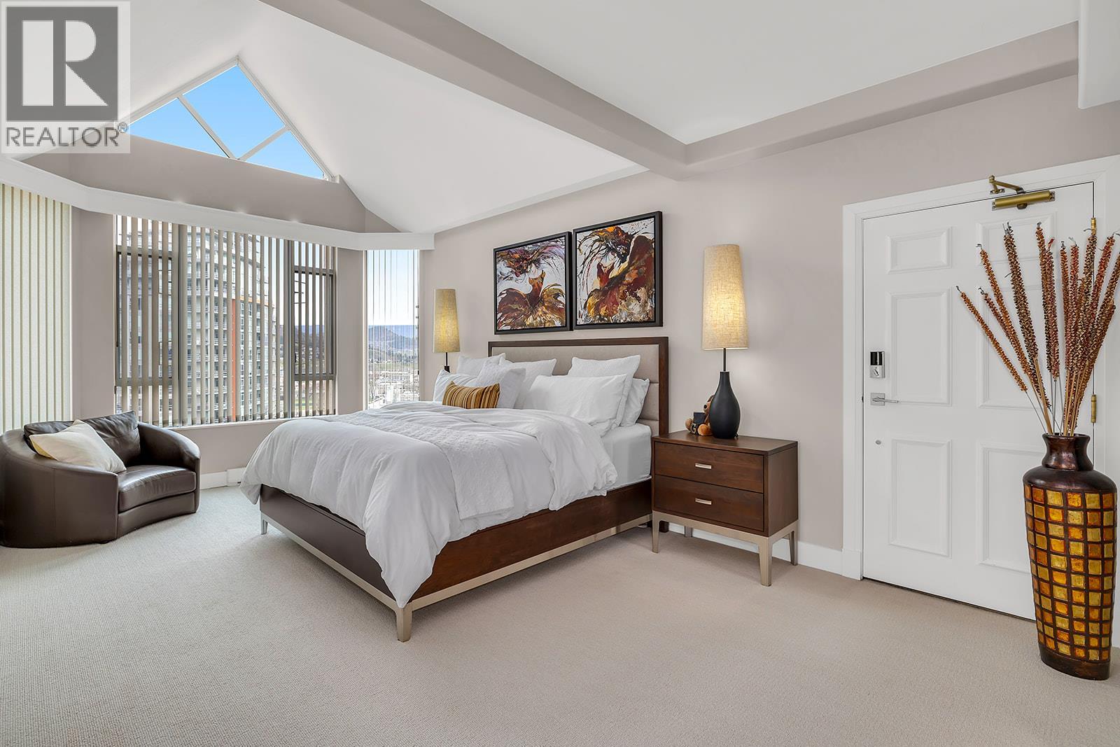 1702 1152 Sunset Drive, Kelowna