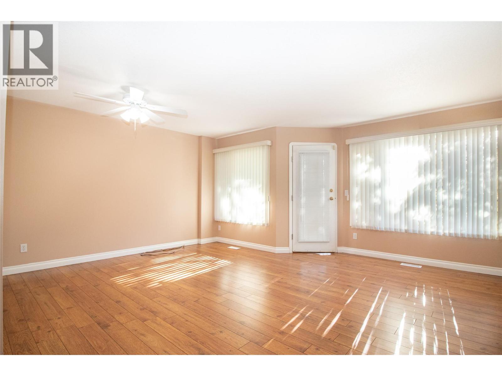 3 130 Dundas Road, Kelowna