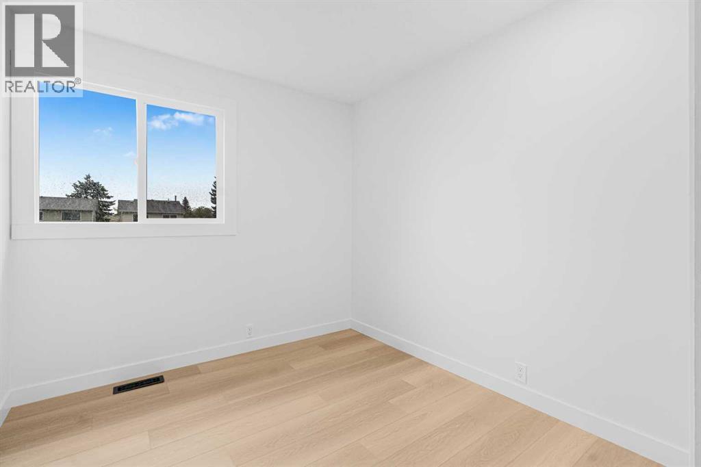 Single Family House for Sale in   Erin Grove Close SE Erin Woods Calgary 