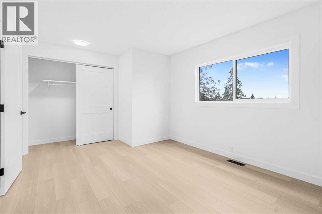 Single Family House for Sale in   Erin Grove Close SE Erin Woods Calgary 