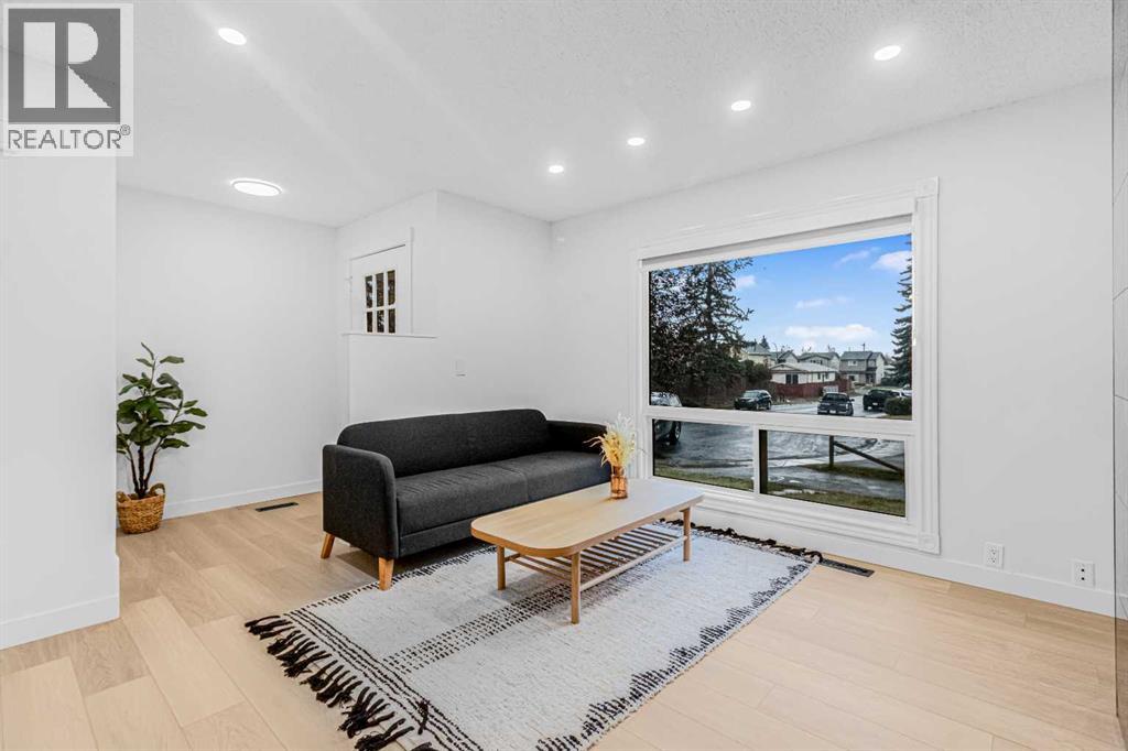 Single Family House for Sale in   Erin Grove Close SE Erin Woods Calgary 