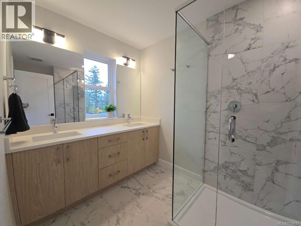 493 Delora Dr, Colwood