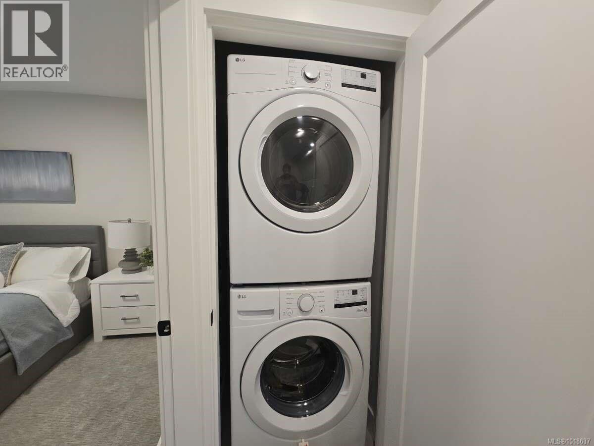 493 Delora Dr, Colwood