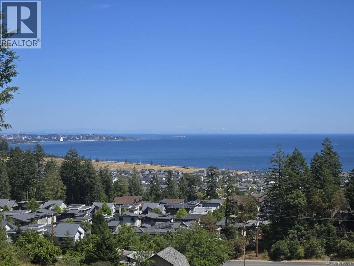 493 Delora Dr, Colwood