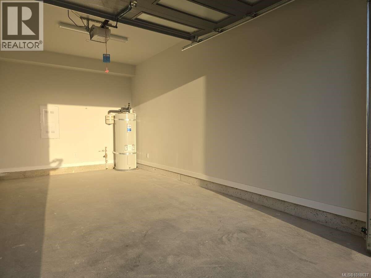 493 Delora Dr, Colwood