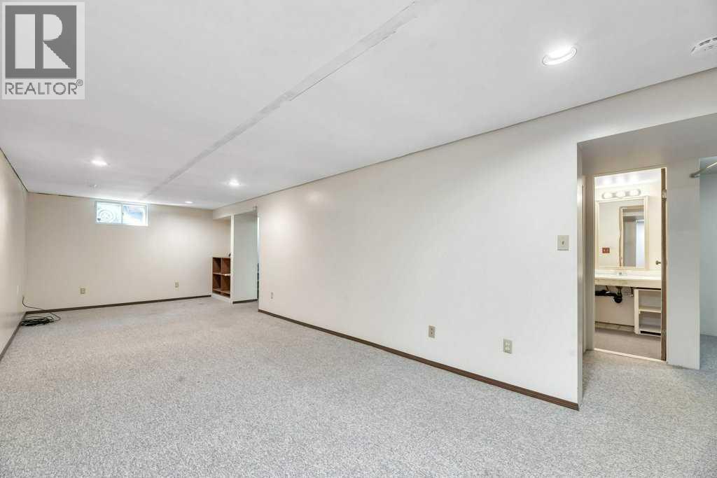 7435 23 Street SE, Calgary, Alberta