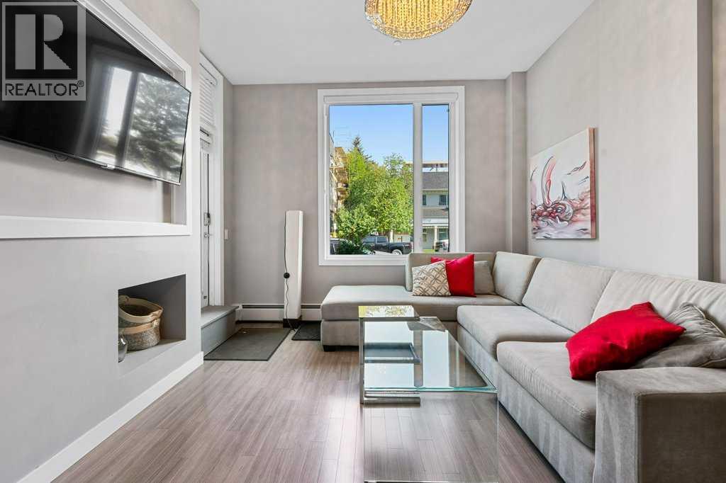 Single Family House for Sale in    Street NW West Hillhurst Calgary 