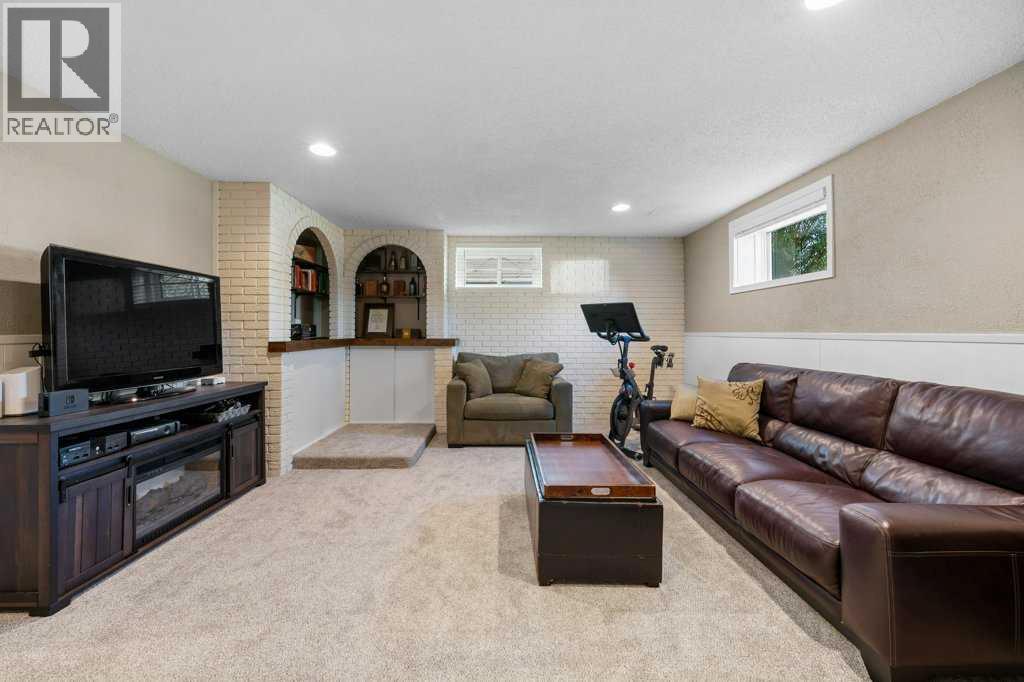 Single Family House Bungalow for Sale in   Avenue NE Renfrew Calgary 