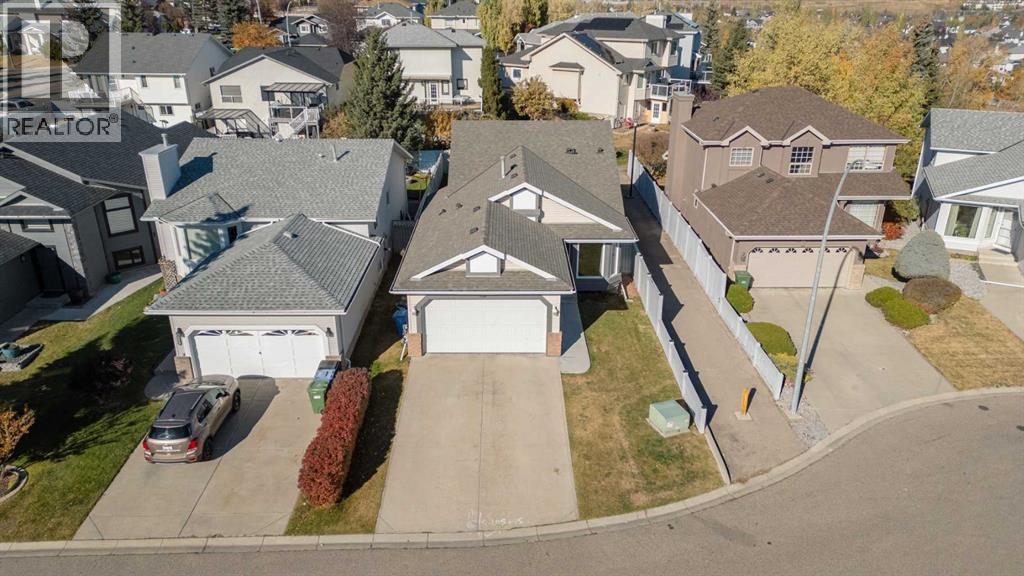 Single Family House 4 Level for Sale in  Hidden Vale Place NW Hidden Valley Calgary 