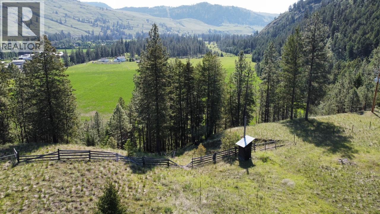  3352 3 Highway, Rock Creek