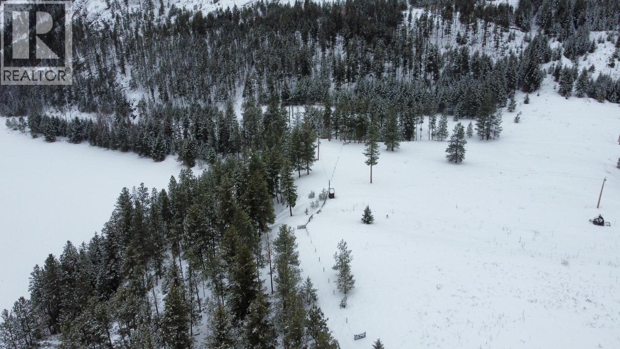  3352 3 Highway, Rock Creek