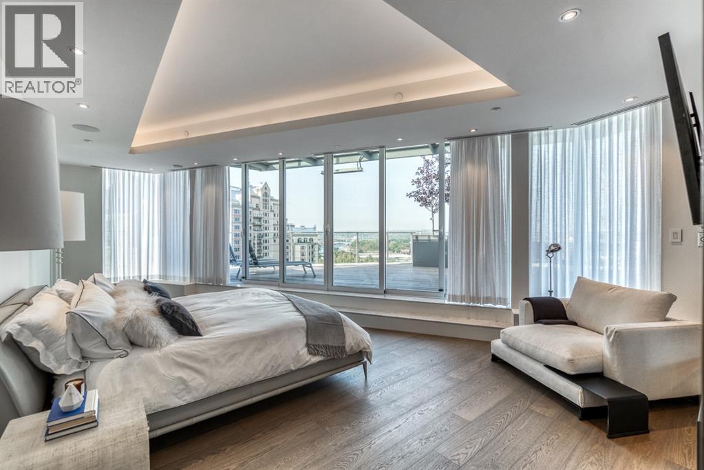 Single Family House High rise for Sale in    Avenue SW Eau Claire Calgary 