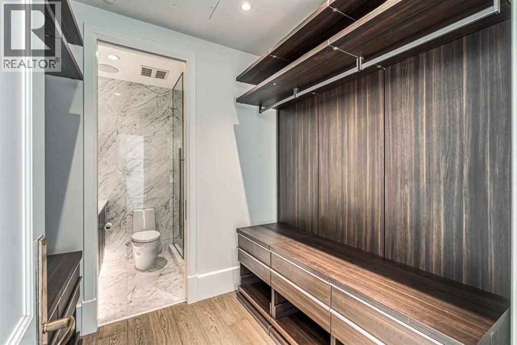 Single Family House High rise for Sale in    Avenue SW Eau Claire Calgary 