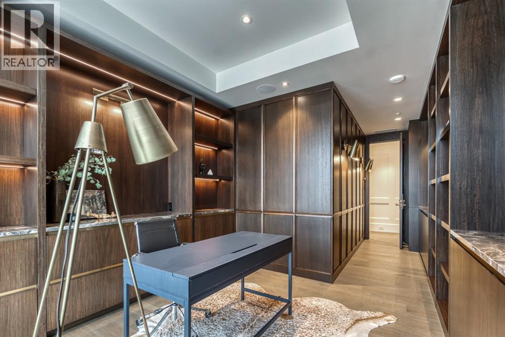 Single Family House High rise for Sale in    Avenue SW Eau Claire Calgary 