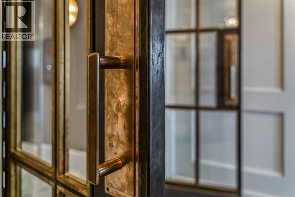 Single Family House High rise for Sale in    Avenue SW Eau Claire Calgary 