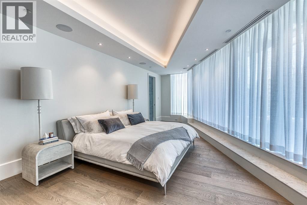 Single Family House High rise for Sale in    Avenue SW Eau Claire Calgary 