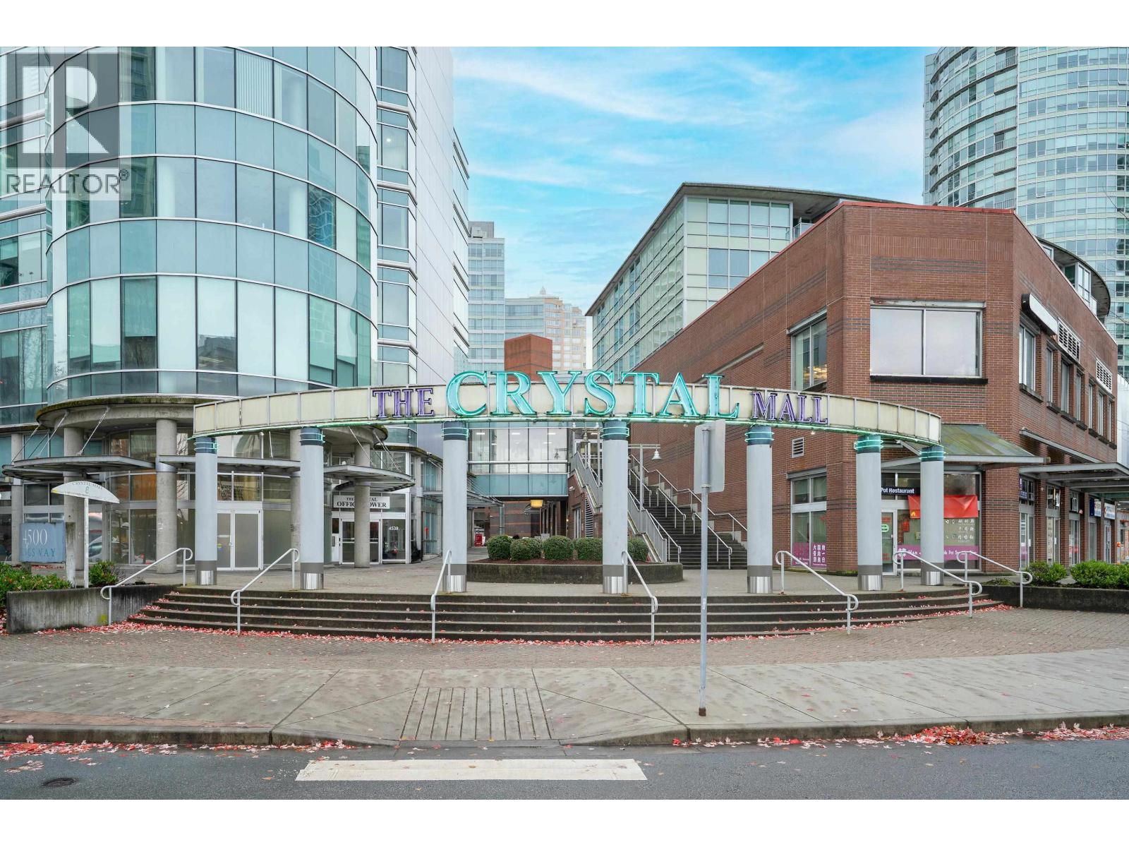 Office in Burnaby - Image 19