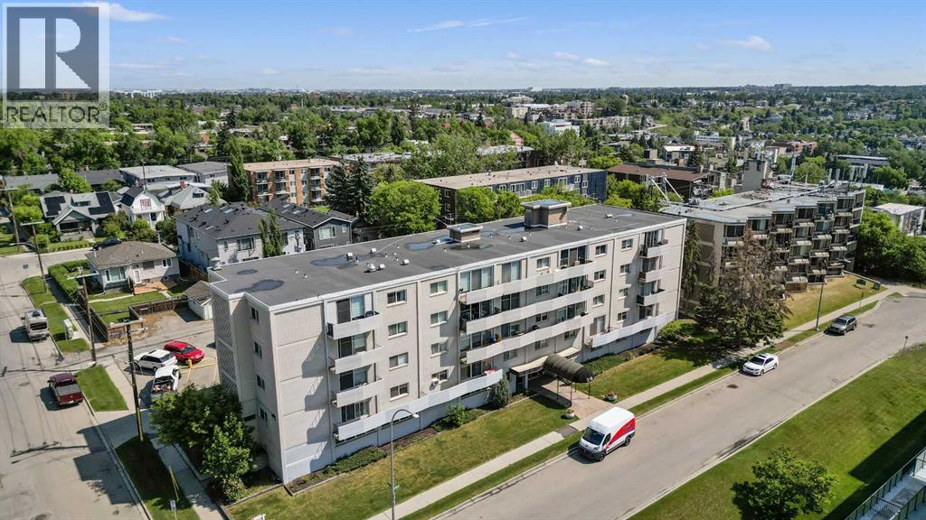 Single Family House for Sale in    Avenue NE Crescent Heights Calgary 