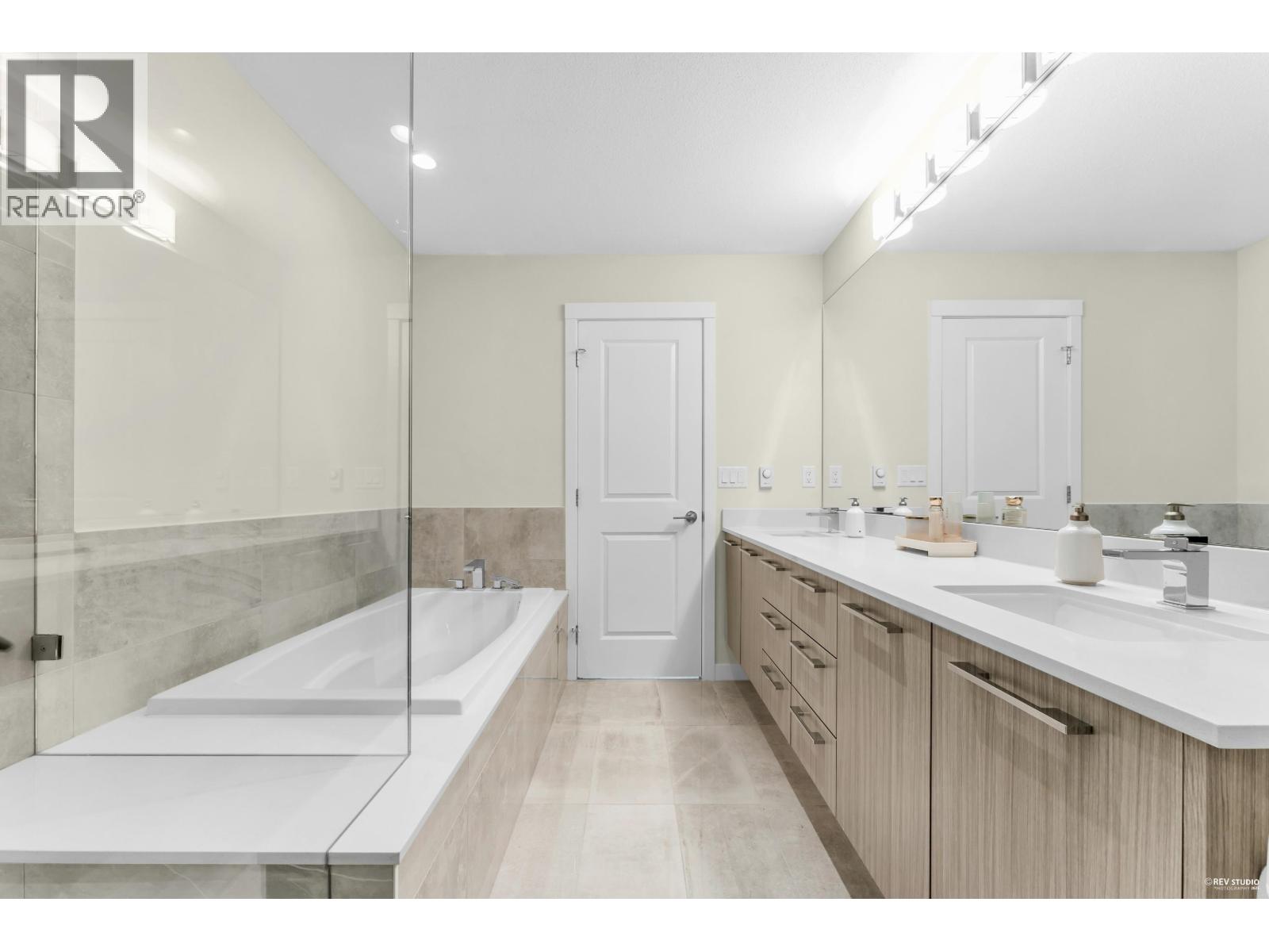 #71-5311 ADMIRAL Way, Delta