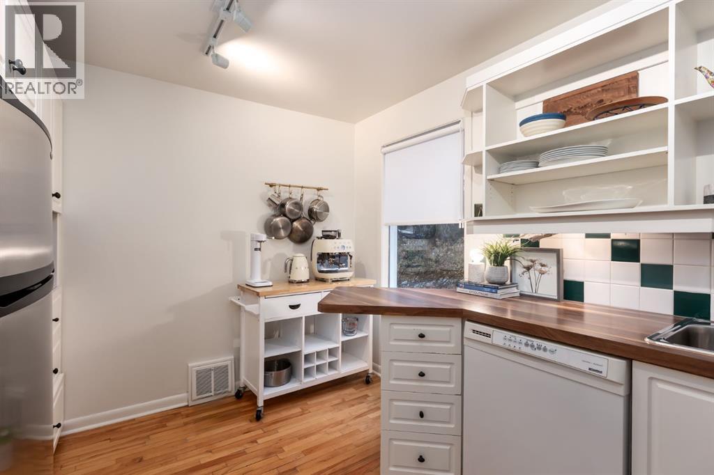 Single Family House for Sale in   Avenue NW Mount Pleasant Calgary 