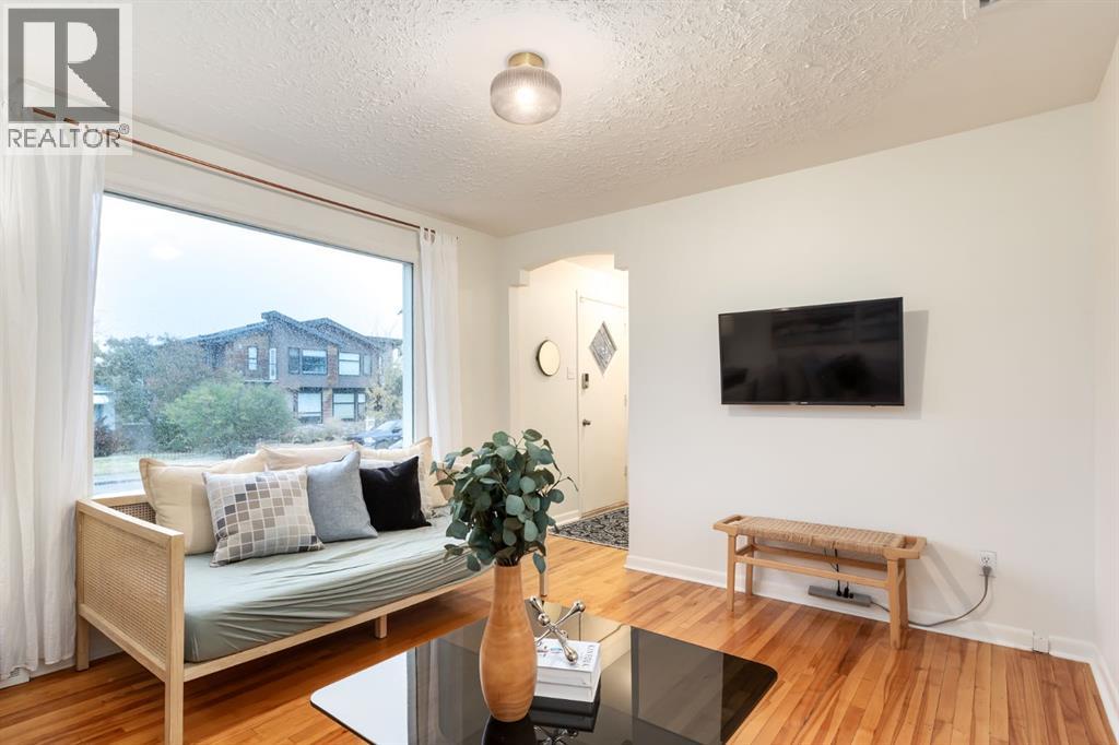 Single Family House for Sale in   Avenue NW Mount Pleasant Calgary 