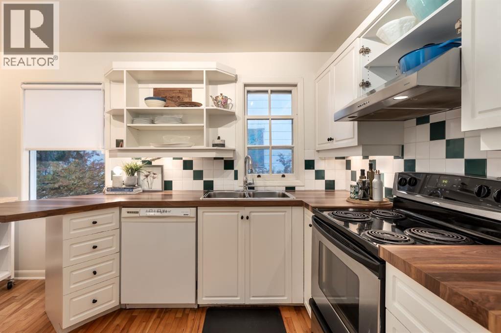 Single Family House for Sale in   Avenue NW Mount Pleasant Calgary 