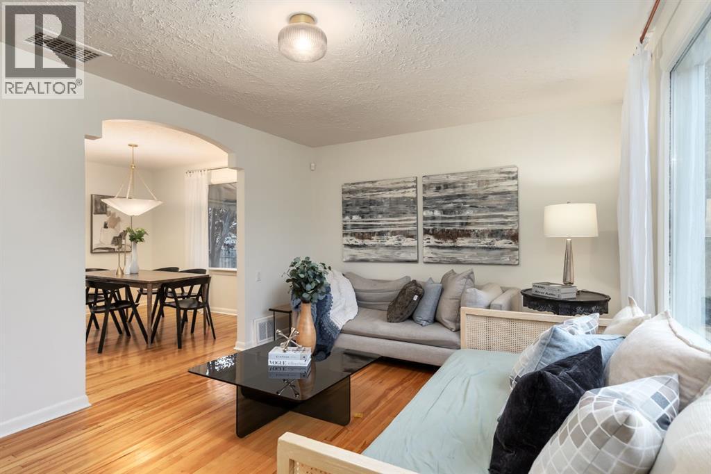 Single Family House for Sale in   Avenue NW Mount Pleasant Calgary 