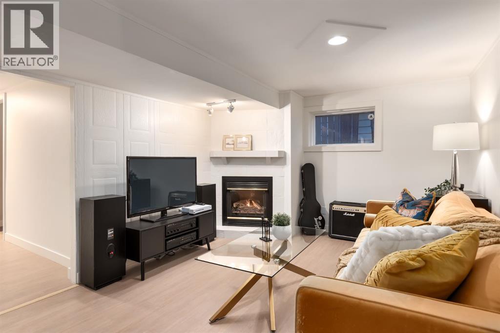 Single Family House for Sale in   Avenue NW Mount Pleasant Calgary 