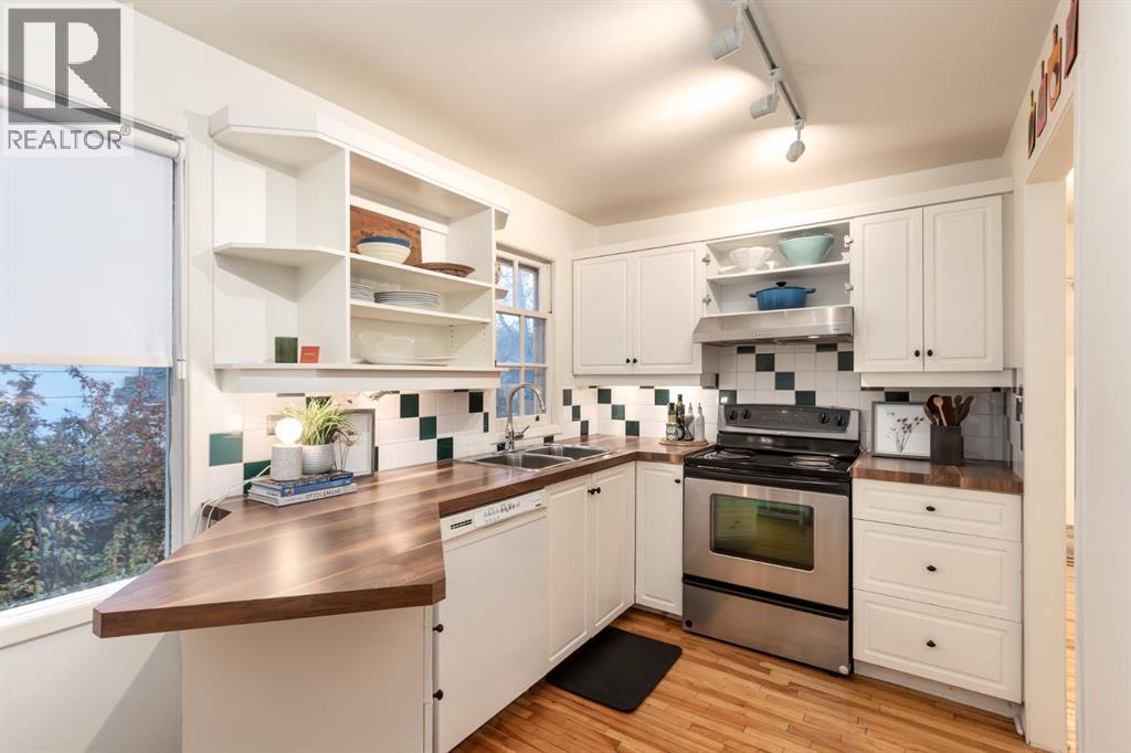 Single Family House for Sale in   Avenue NW Mount Pleasant Calgary 